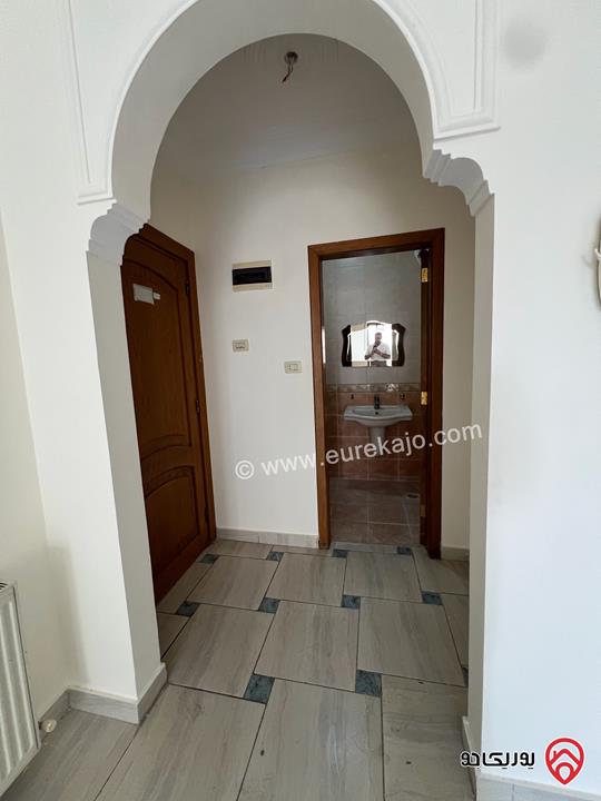 شقة طابق ثاني مساحة 164م للبيع في عمان - خلدا