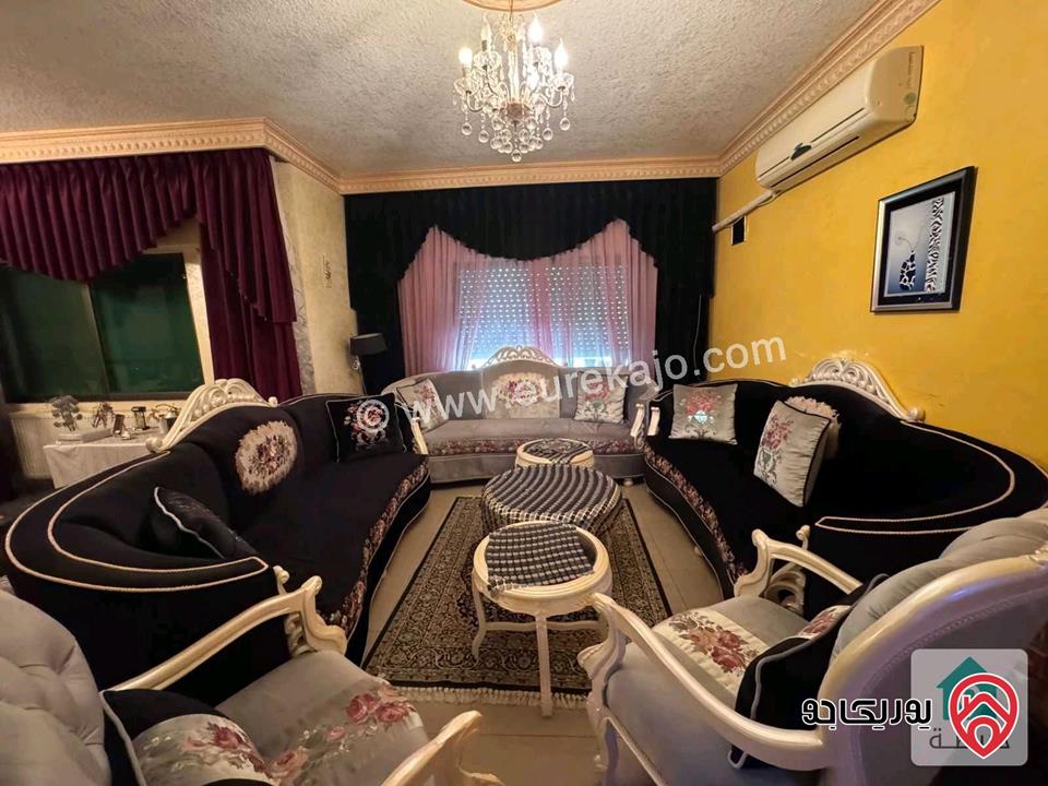شقة شبه أرضية مساحة 244م داخلي و 30م خارجي للبيع في عمان - المدينة الرياضية