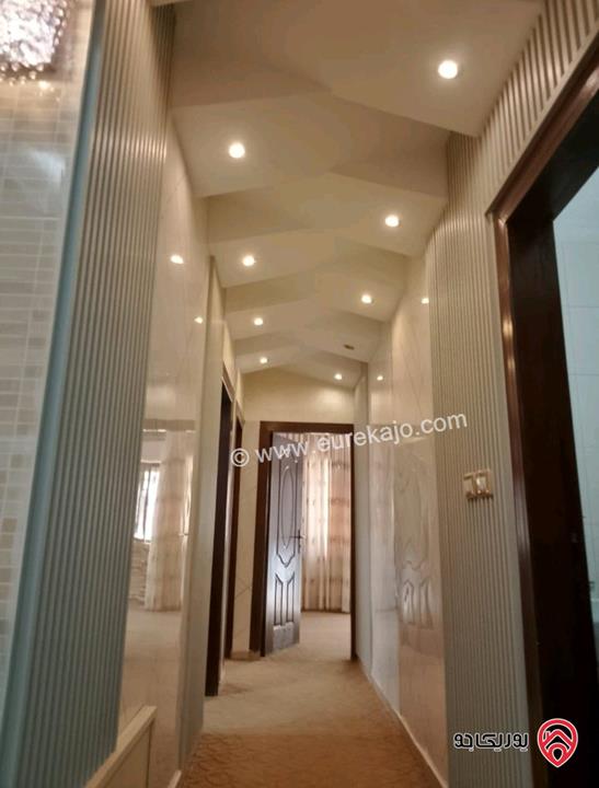 شقة طابق أول مساحة 115م مدخلين للشقة للبيع في عمان - الجبيهة ام زويتينه 