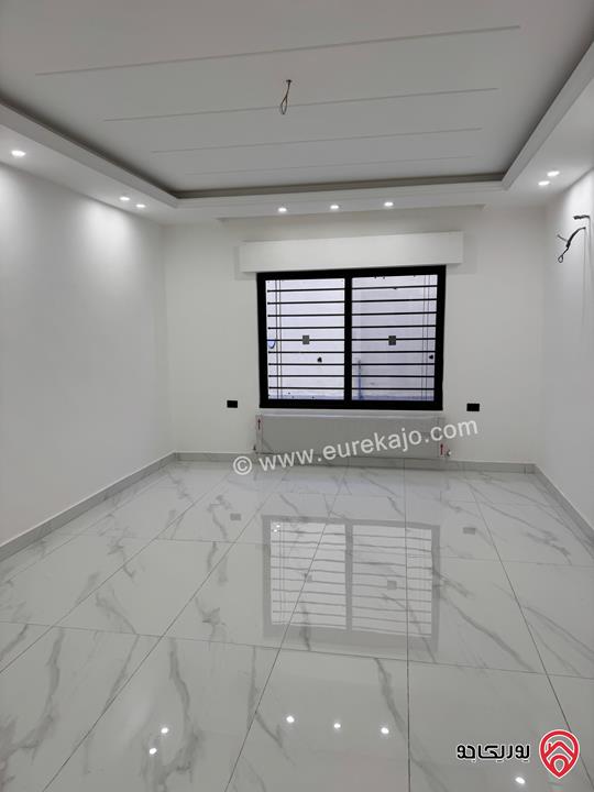 شقة طابق ارضي مساحة 155م داخلي و 155م خارجي للبيع في عمان - البنيات