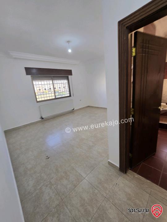 شقة مساحة 195م طابق ثالث للبيع في عمان - خلدا 