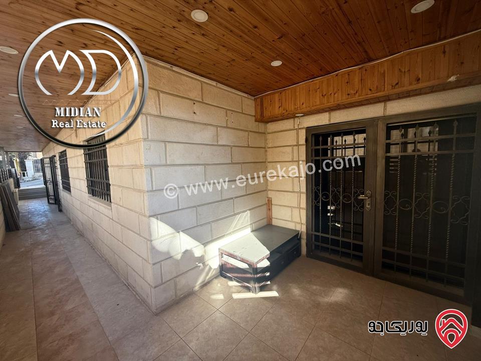 شقة ارضية للبيع في عمان - خلدا مساحة 200م مع ترس 45م تشطيبات ديكورات سوبر ديلوكس بسعر مميز جداً 