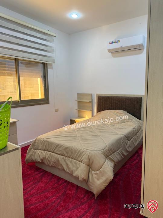 استديو مفروش جديد مساحة 40م غرفتين وحمام ومطبخ للايجار في اربد