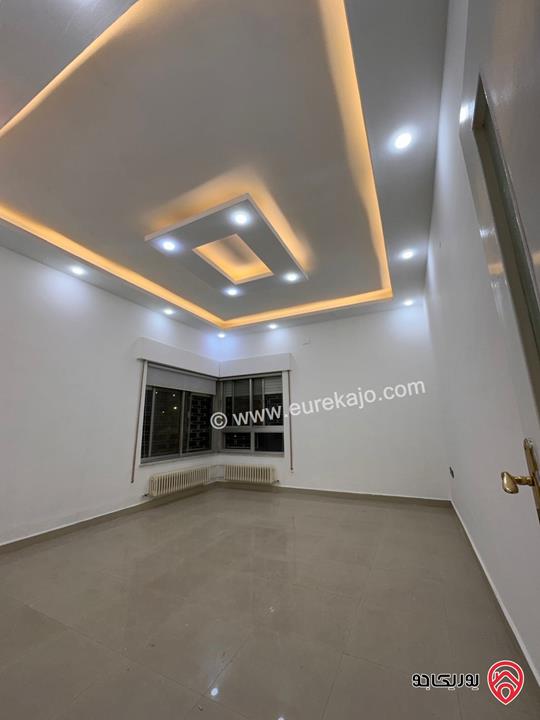 شقة أرضية مساحة 175م وخارجي 60م للايجار في عمان - الدوار الرابع 