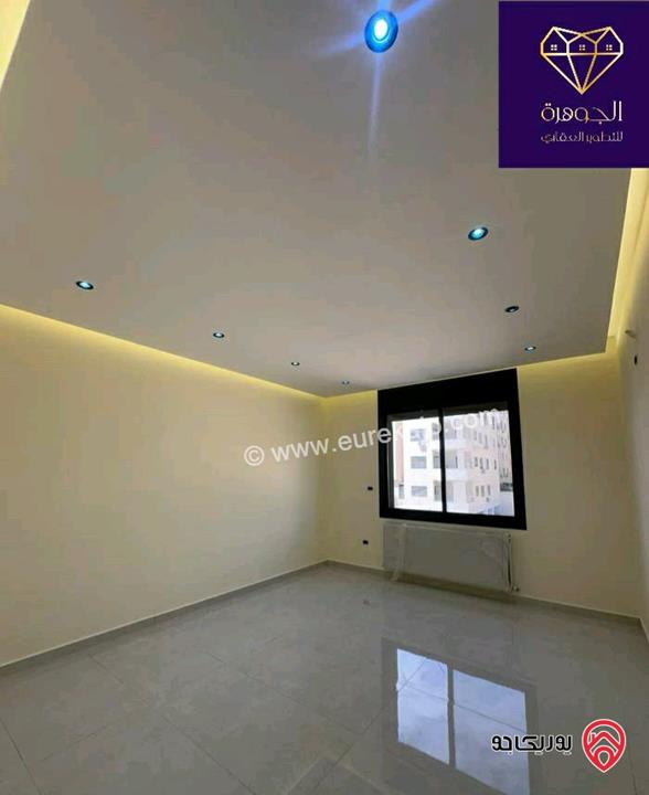 شقة طابق أخير مع روف دوبلكس فاخر مساحة 220م لم يسكن للبيع في عمان - تلاع العلي 