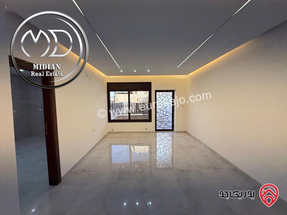 شقق أرضي و شبه أرضي جديدة للبيع في عمان - المدينة الرياضية مساحات 130م & 170م تشطيبات ديكورات سوبر ديلوكس بأسعار مميزة