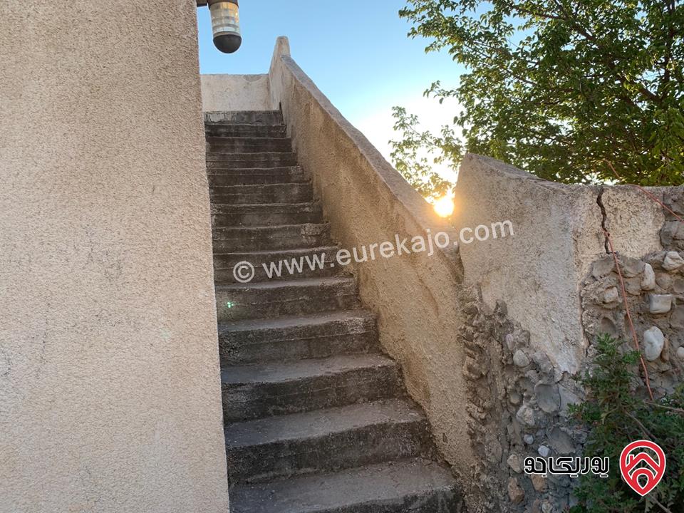 منزل مستقل مساحة 170م على أرض 1 دونم و 750م للبيع في السلط