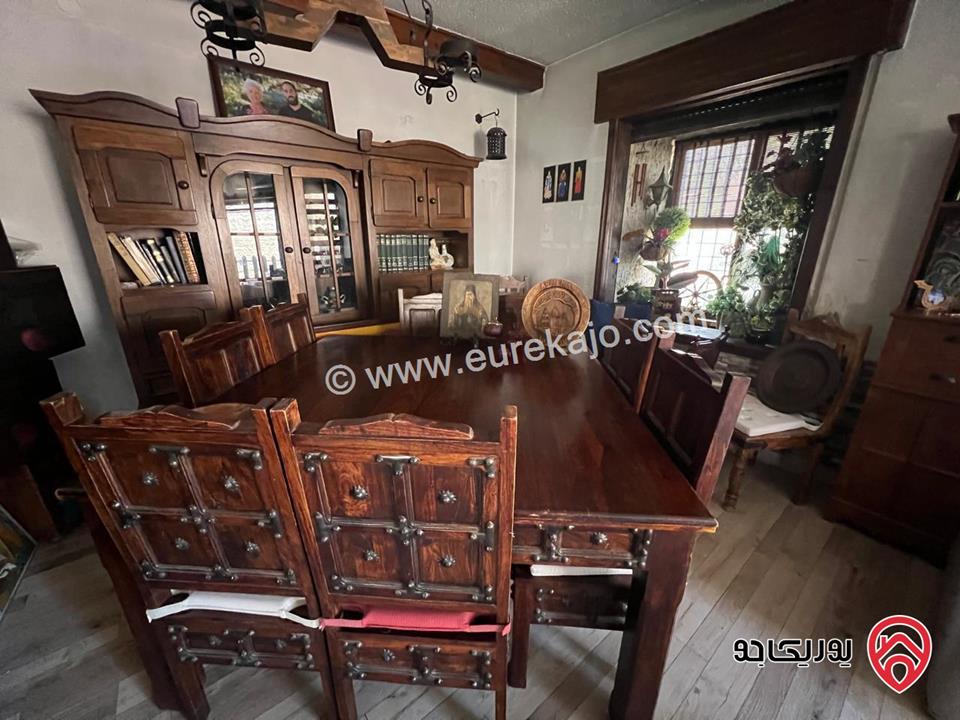 Duplex Appartment in a quite area in Um Utheina 240 square meters. First and second floor. 240 thousand JOD.