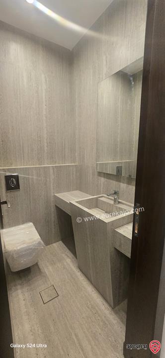 شقة أرضية مساحة 190م داخلي و 40م خارجي للبيع في عمان - مرج الحمام 