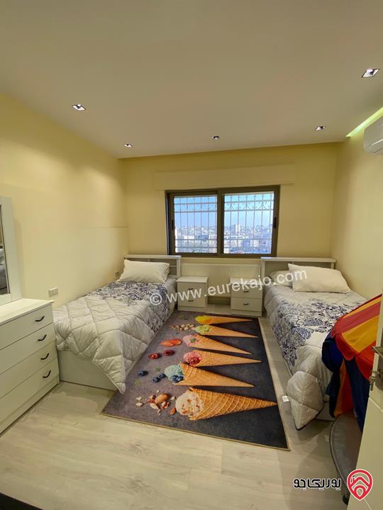 شقة طابق ثالث مع روف فاخرة جدا مساحة 380م للبيع في عمان - خلدا