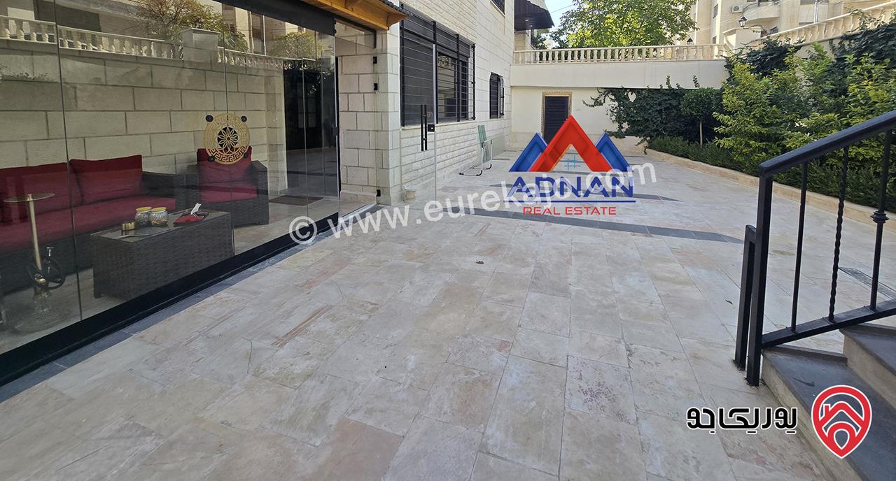 شقة مفروشة مساحة 230م مع حديقة كبيرة 300م و مدخل وكراج خاص للايجار في عمان - الرابية