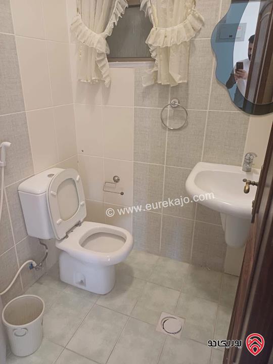 شقة طابق ثالث مساحة 185م مع روف 75م للايجار في عمان - خلدا