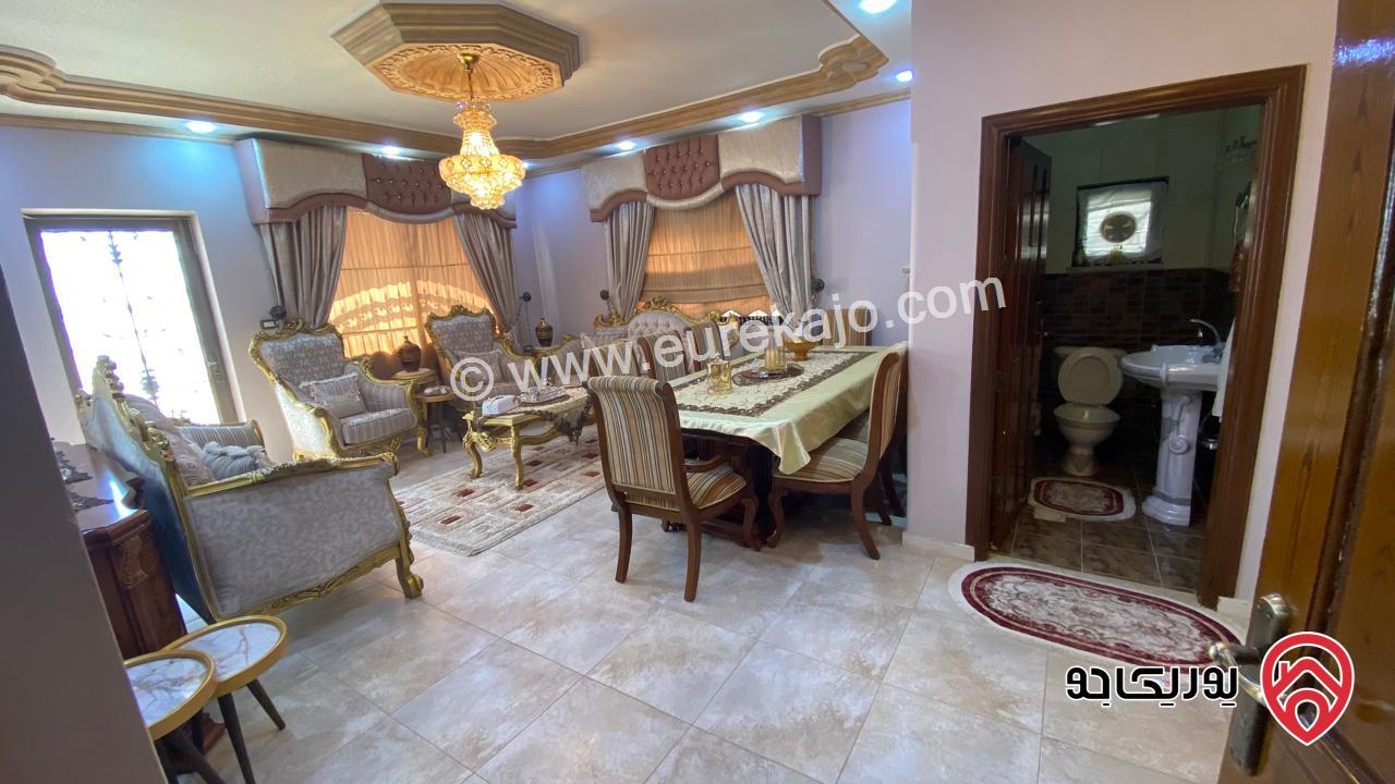 منزل مستقل مساحة 320م على أرض 300م للببع في جبل طارق، الزرقاء
