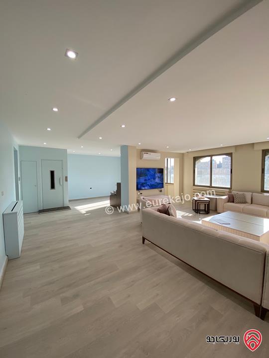 شقة طابق ثالث مع روف فاخرة جدا مساحة 380م للبيع في عمان - خلدا