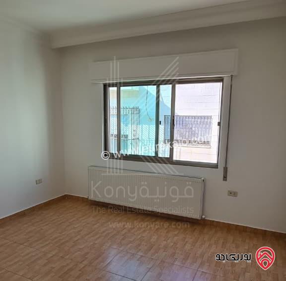 شقة مميزة طابق ثالث مساحة 240م للبيع في عمان - الكرسي