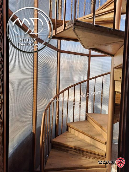 رووف مفروش للايجار في عمان - الشميساني تشطيبات وفرش سوبر ديلوكس اطلالة رائعة و بسعر مميز