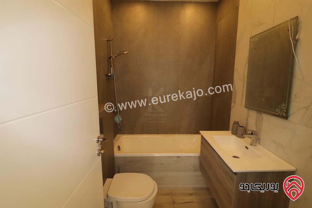 شقة فاخرة مفروشة طابق أرضي مساحة 220م داخلي و 50م خارجي للايجار في عمان - عبدون