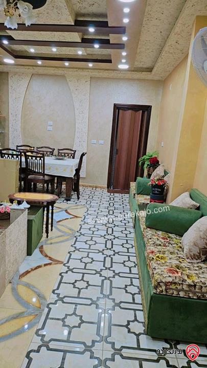 منزل طابقين مساحة الارض 860م ومساحة البناء 440م مرخص للبيع في عمان - خريبة السوق العلكومية 
