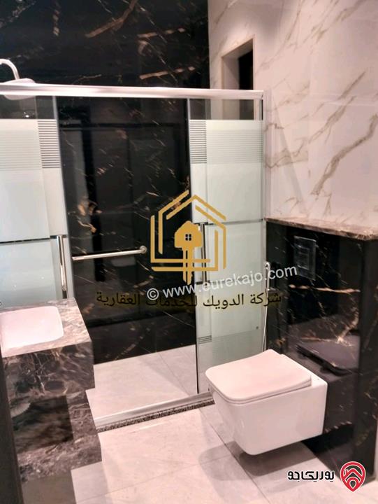 شقة طابق ثالث مع روف دوبلكس مساحة 185م فارغة للإيجار في عمان - الجندويل 