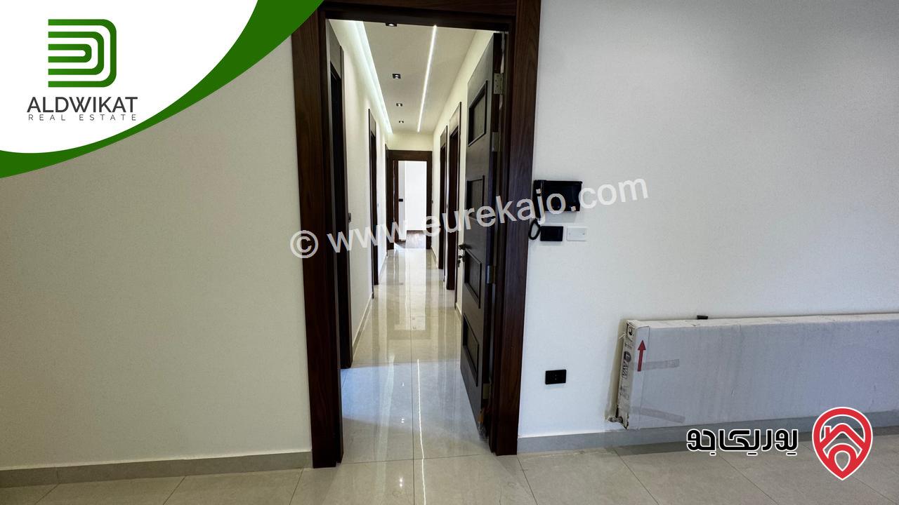 شقة ارضية للبيع في عمان - خلدا مساحة البناء 250 م والترس 80م موقع مميز واطلالة