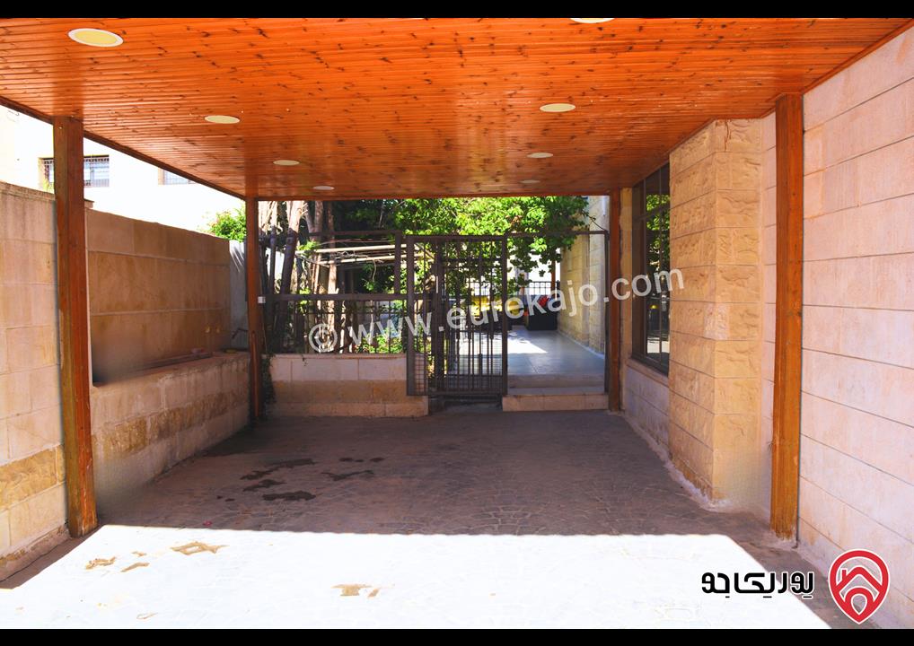 فيلا مفروشة مساحة 640م على أرض 510م للبيع في عمان - دابوق حوض الذهبية