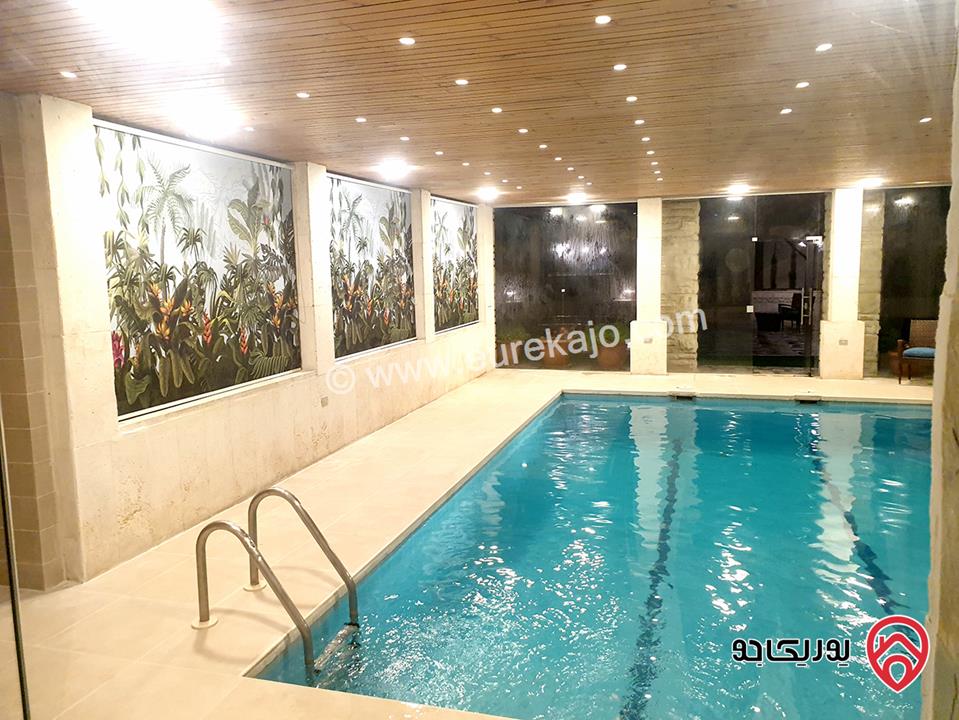 شقة طابقية فخمة مساحة 420م داخلي و 300م خارجي مع مسبح للايجار المفروش في عمان - أم السماق