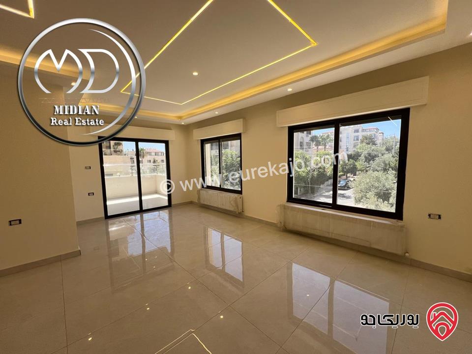 شقق للبيع في عمان - الشميساني مساحات 220م تشطيبات و ديكورات عصرية فاخرة اطلالة جميلة جديدة لم تسكن