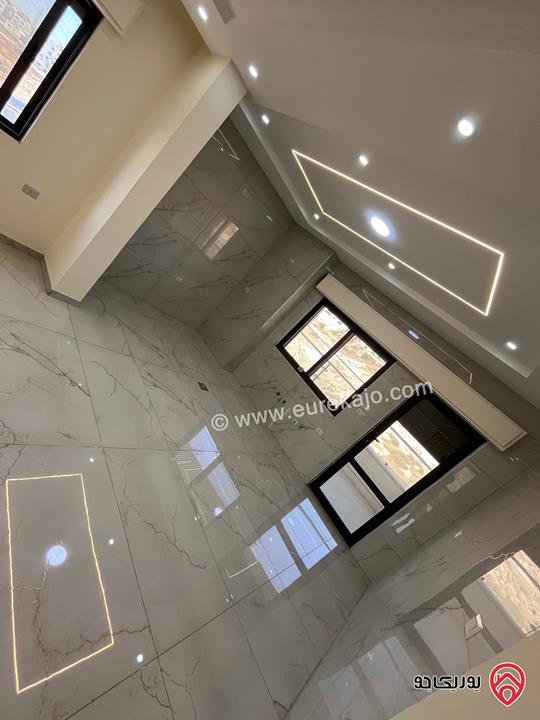 شقة سكنية طابق اول مساحة 126م للبيع في عمان - البنيات