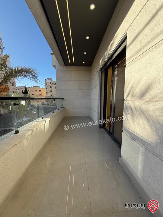 شقة طابق ارضي مساحة 145م مع ترس 80م سوبر ديلوكس للبيع في عمان - ضاحية الياسمين 