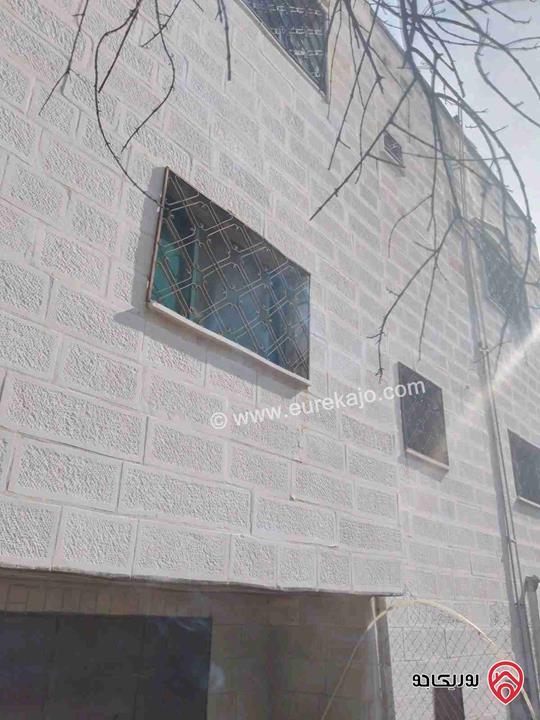 بيت مستقل مكون من 3 طوابق على أرض 670م للبيع في اربد