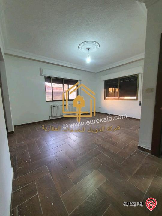 شقة فارغة طابق اول مساحة 260م للإيجار في عمان - السابع 