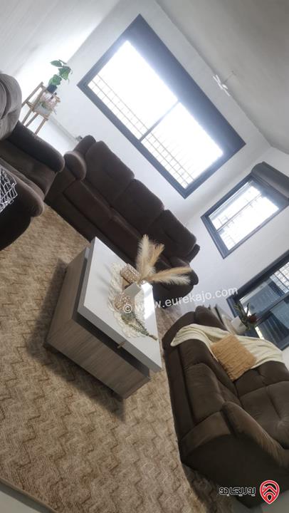 بيت مستقل مساحة 485م على أرض 300م للبيع في عمان - جاوا  