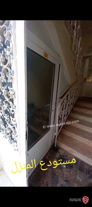 بيت مساحة 460م على أرض 1700م للبيع في عمان - منطقة المقابلين 