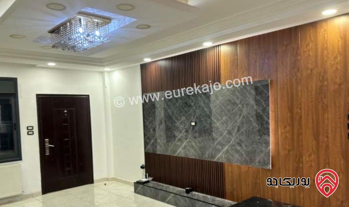 شقة طابق أرضي مساحة 216م داخلي و 110م خارجي للايجار في عمان - عبدون