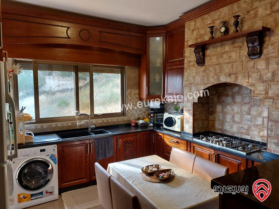  شقة فاخرة مساحة 186م للبيع في الفحيص - أم عليا  