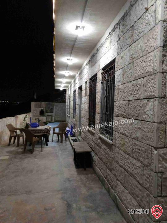 منزل مستقل مساحة الأرض 301م والبناء 120م للبيع في الزرقاء - منطقة جريبا