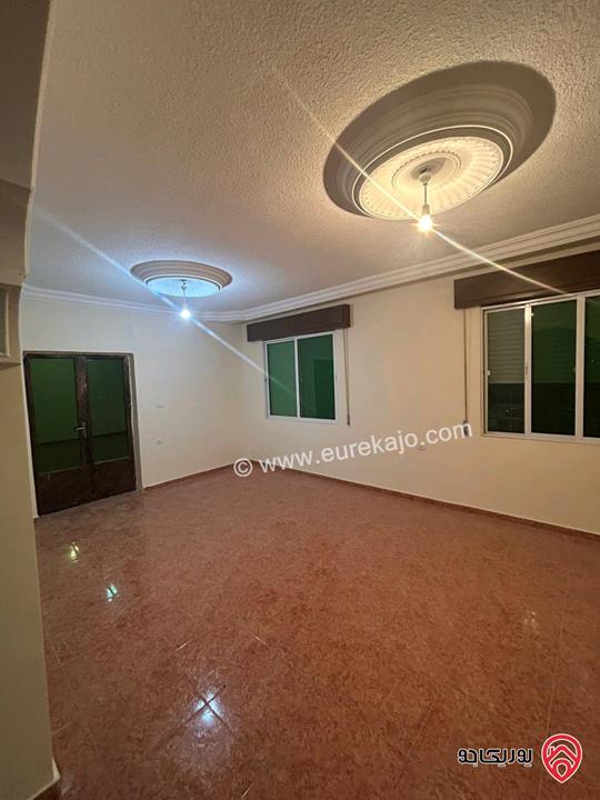 شقة أرضية مساحة 160م داخلي و 85م خارجي للبيع اقساط في الزرقاء الجديدة