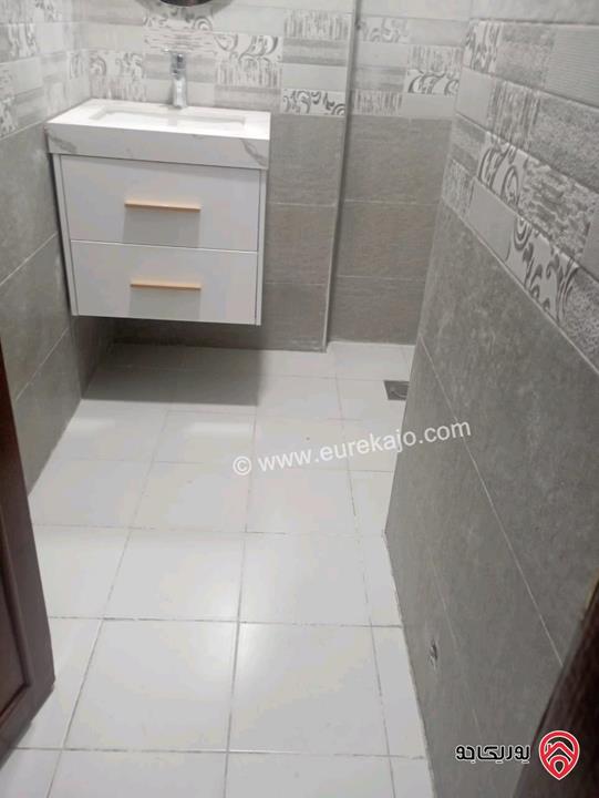 شقة ارضية مساحة 231م داخلي و حديقة وتراسات 250م للبيع في عمان - الجاردنز