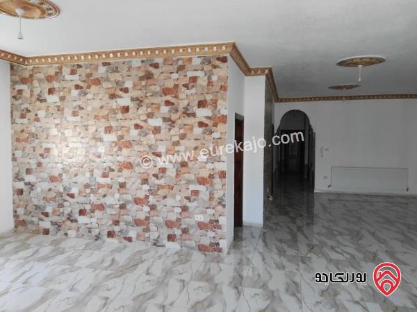 شقة فاخرة فارغة طابق ثاني مساحة 183م للايجار في عمان - تلاع العلي 