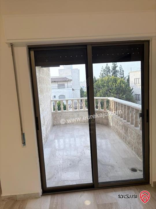 شقة مميزة طابق ثاني مساحة 207م للبيع أو للايجار في عمان - دير غبار