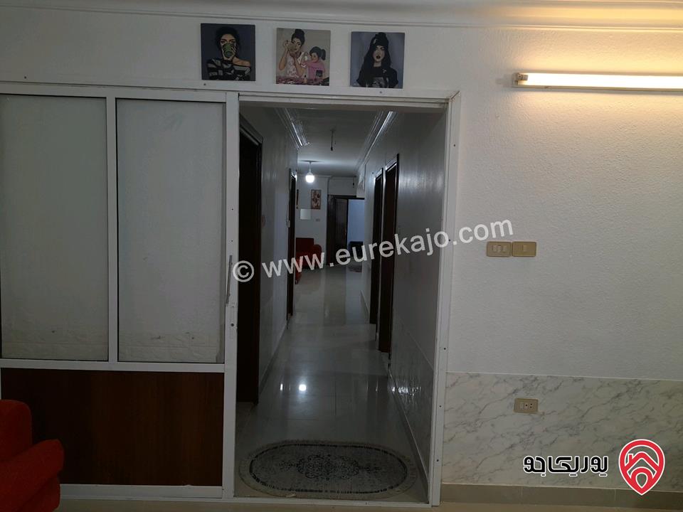 شقة مفروشة طابق اول مدخل مستقل مساحة 145م للايجار في اربد - حي الورود الشقه متوفره بتاريخ 10/20