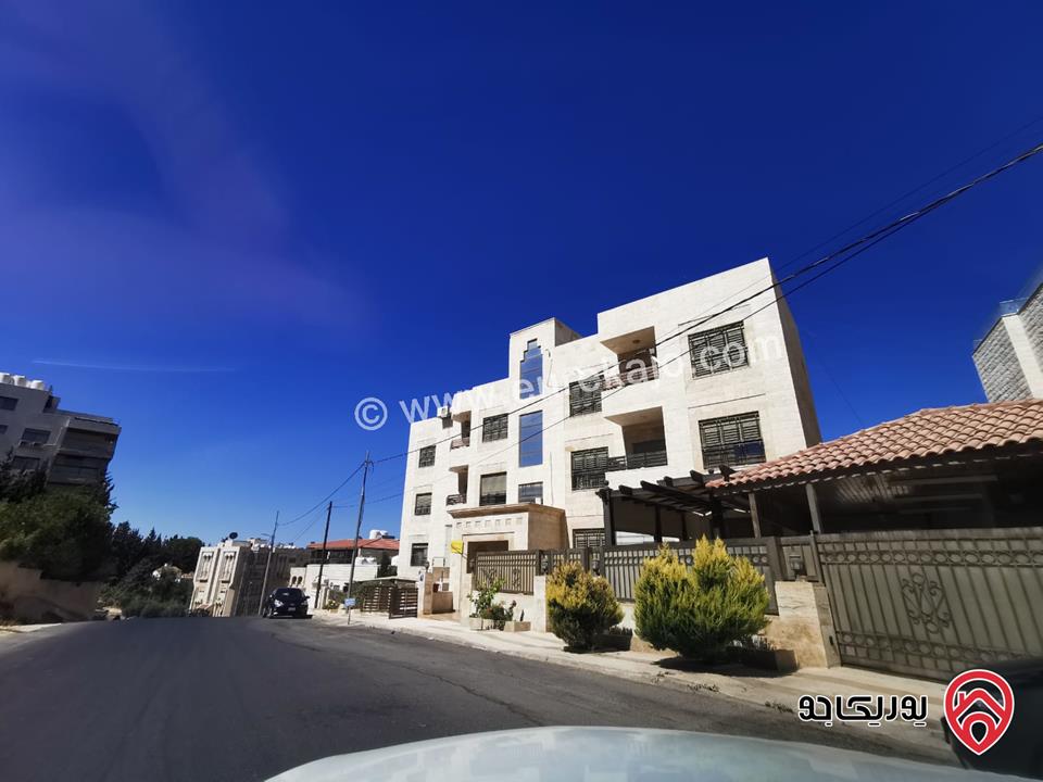 شقة فاخرة مفروشة طابق تسوية مساحة 260م للبيع في عمان - خلدا