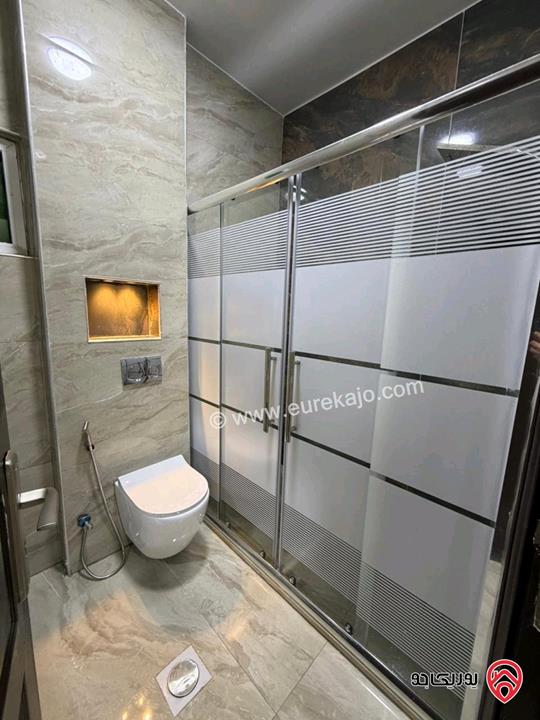 شقة طابق أرضي معلق مساحة 130م للبيع في عمان - ضاحية الرشيد