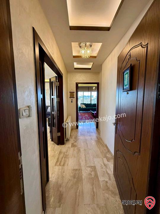 شقة طابق ثالث مساحة 174م + روف 150م للبيع في عمان - السابع 