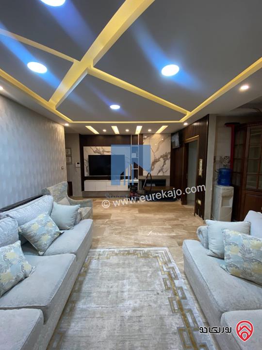 شقة أرضية مفروشة فاخرة للبيع في عمان - أم السماق مساحة 245م مع حديقة وترسات 120م