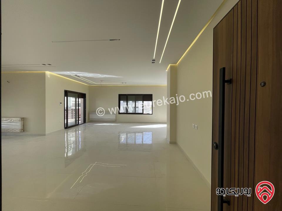 اخر شقتين طابق اول مساحة 205م للبيع في عمان - الحمر بجوار القصور الملكية 