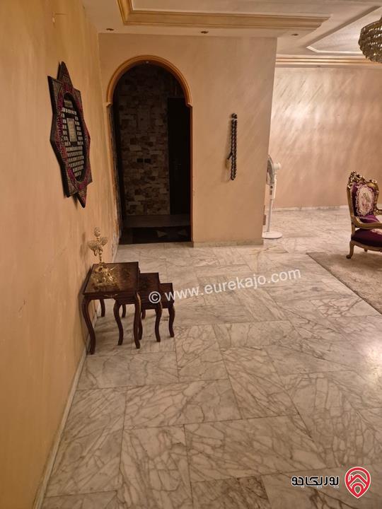 شقة طابق أول مساحة 203م للبيع في عمان - خلدا