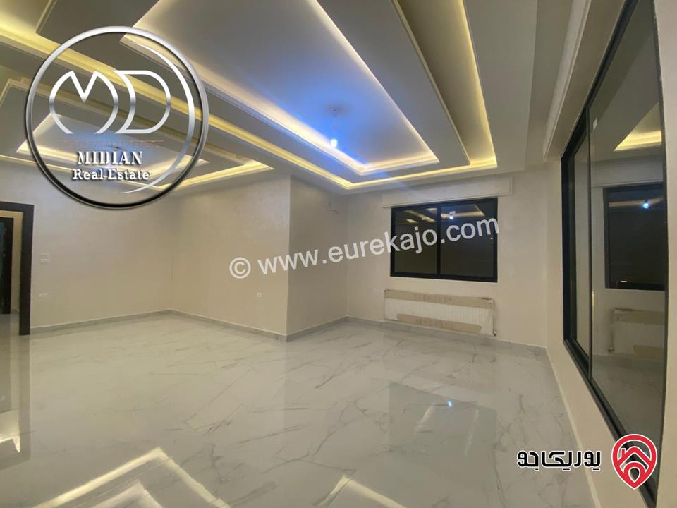 شقة ارضية فارغة للايجار في عمان - ضاحية الامير راشد مساحة 240م مع ترس 50م تشطيبات ديكورات عصرية فاخرة