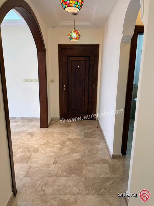 شقة فارغة طابق ثالث مساحة 190م للايجار في عمان - الكرسي