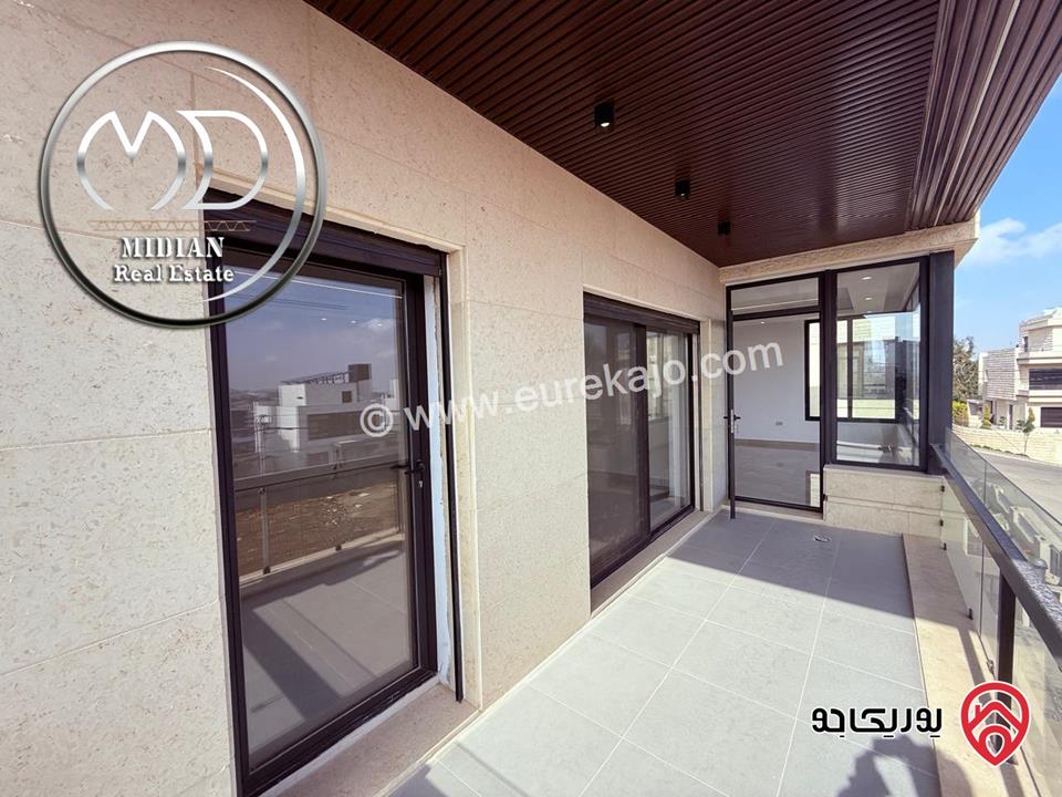 رووف جديد للبيع في عمان - الظهير مساحة 320م مع تراسات تشطيبات و ديكورات عصرية فاخرة اطلالة رائعة